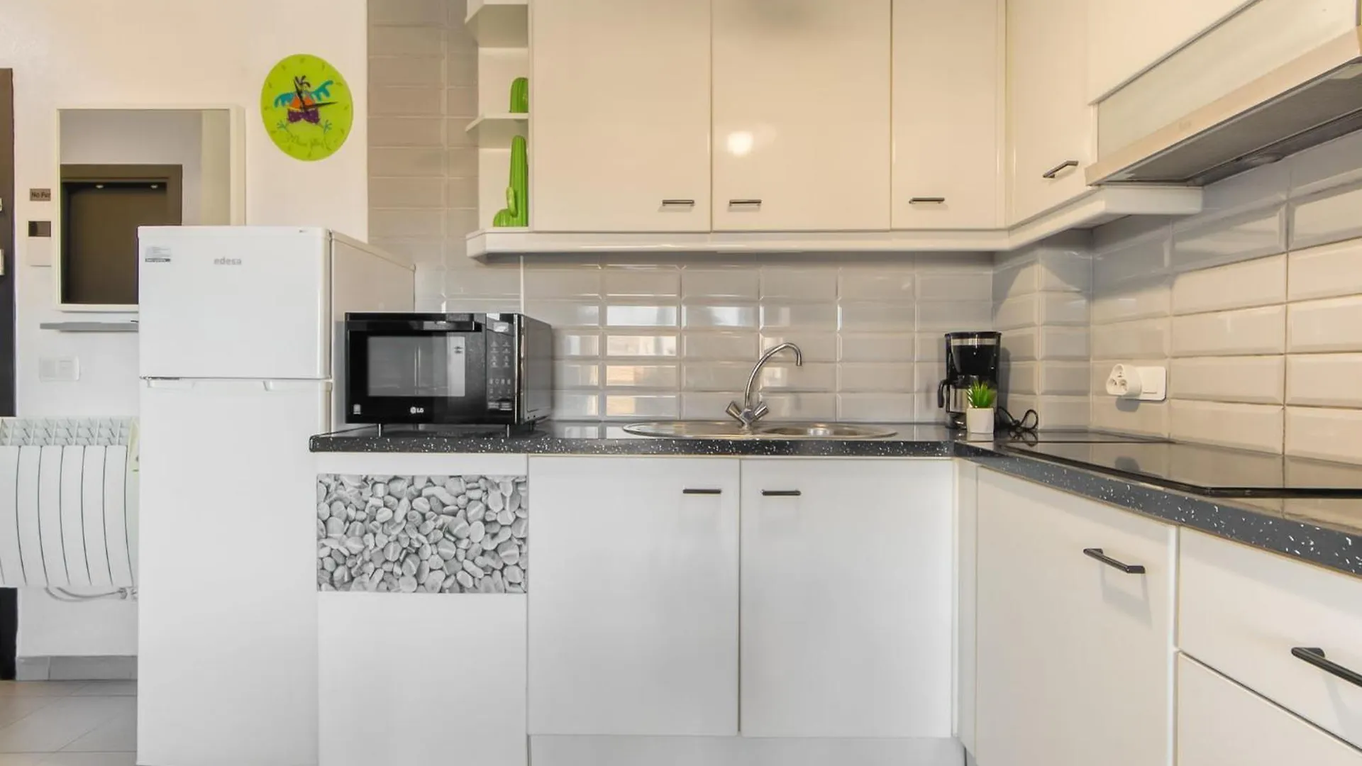Roc Mar Apartment For 4 Persons Roses