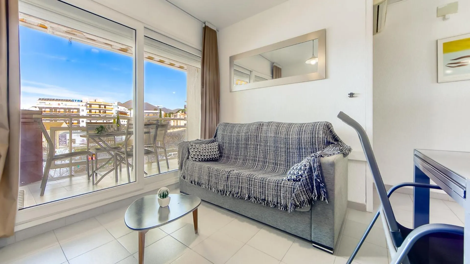 Roc Mar Apartment For 4 Persons Roses Spain