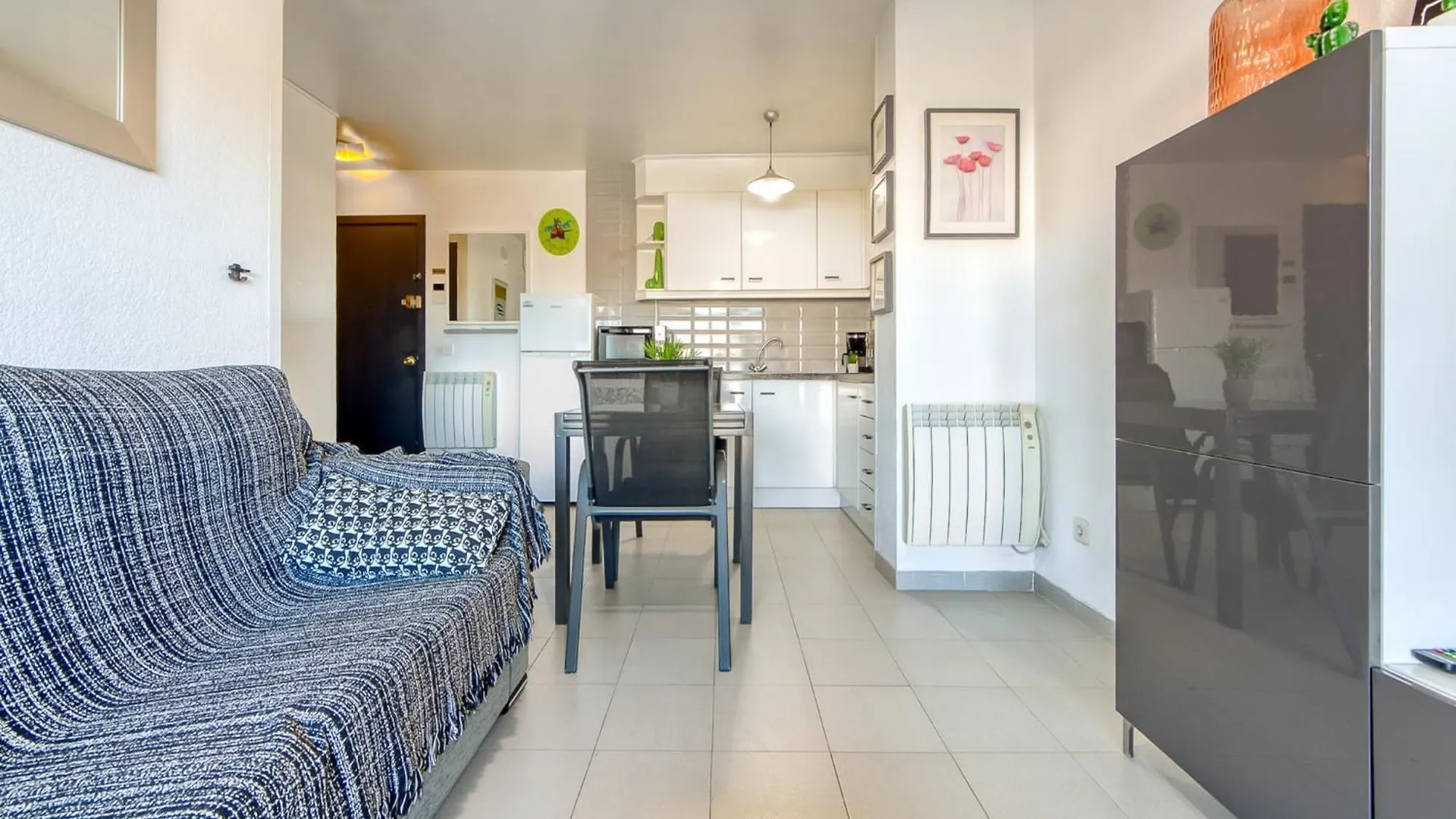Roc Mar Apartment For 4 Persons Roses